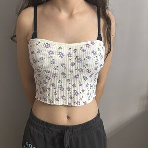 (M) Cropped Tube-Top w/ cute purple flower design. Never worn, great condition.